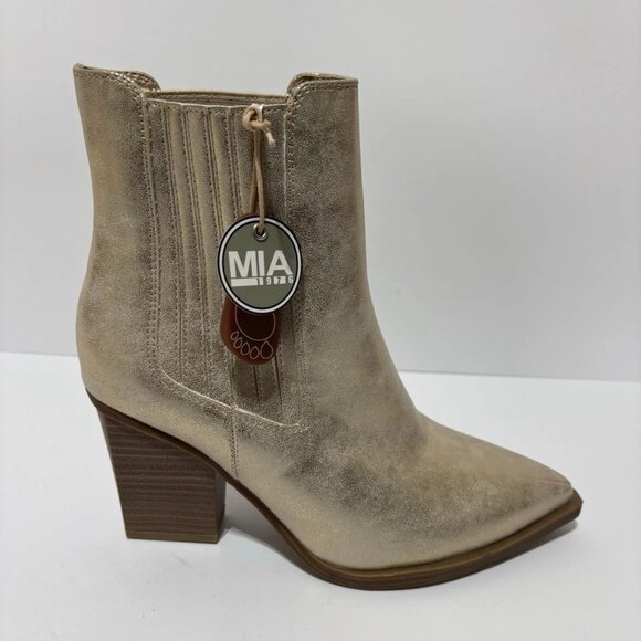 Mia Women’s Prairie Gold Metallic Ankle Bootie, Size 8.5 M - Picture 1 of 6